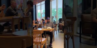 Parah nih.. Virtual + Augmented Reality 😅
